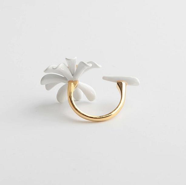 Daisy Flower Ring | Floral Jewelry & Accessories