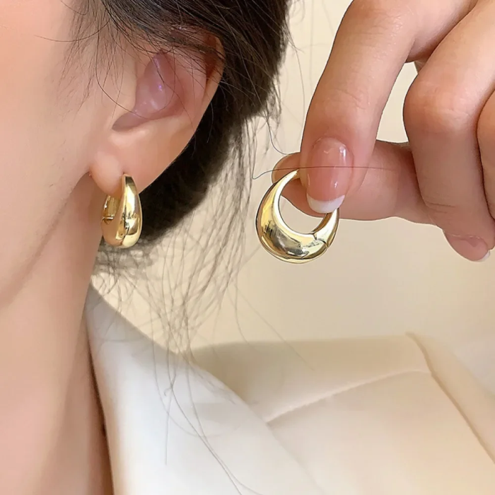 gold Clean Girl Chunky Gold Hoop Earrings – Minimalist Aesthetic Jewelry