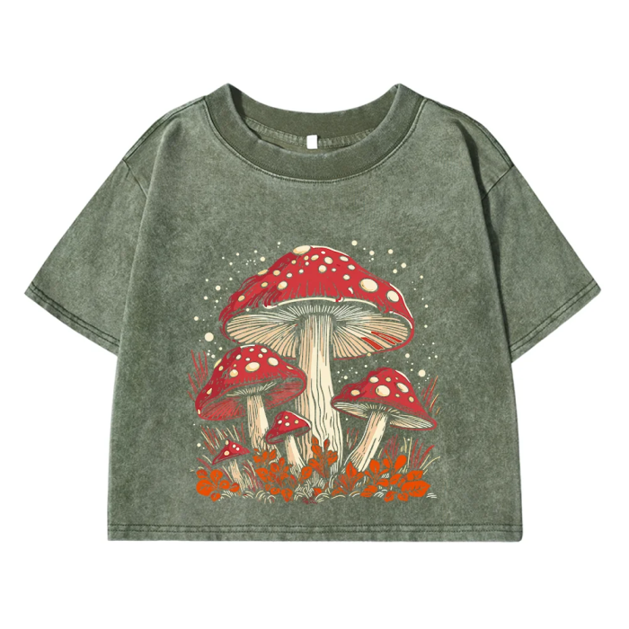 green Loose Cotton Crop Top – Poisonous Red Mushroom Graphic Aesthetic Tee