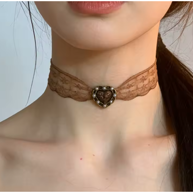 Vintage Brown Lace Choker Necklace with Heart Pendant – Dark Academia Aesthetic Jewelry