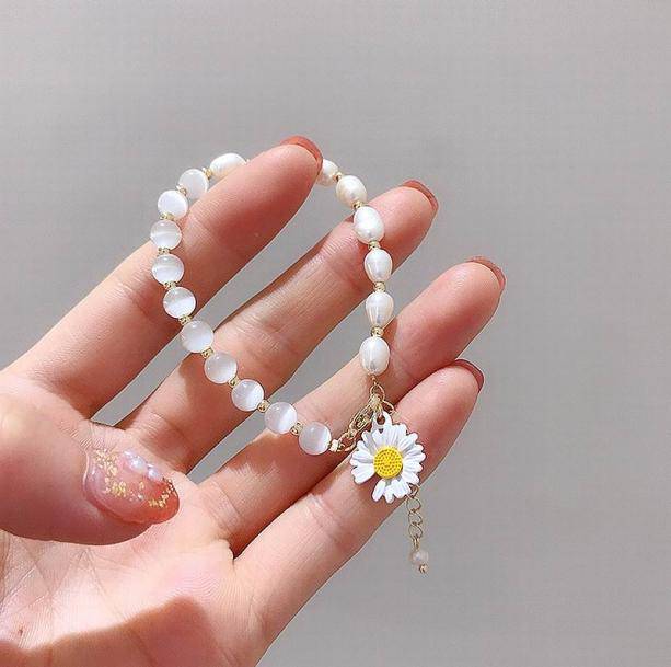 Daisy Flower Bracelet - All Things Rainbow