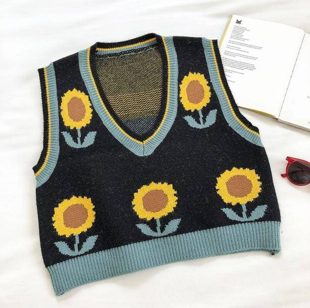 Vintage Flower Sleeveless Sweater - All Things Rainbow