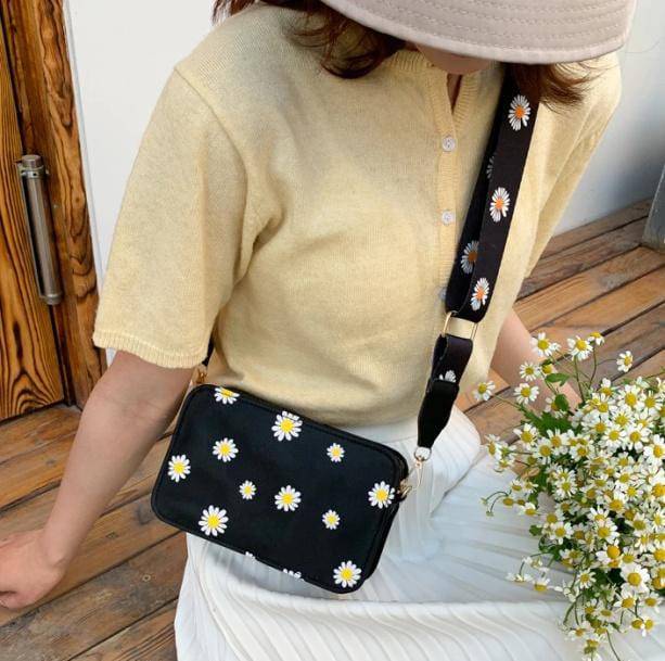 Daisy Flower Handbag - All Things Rainbow