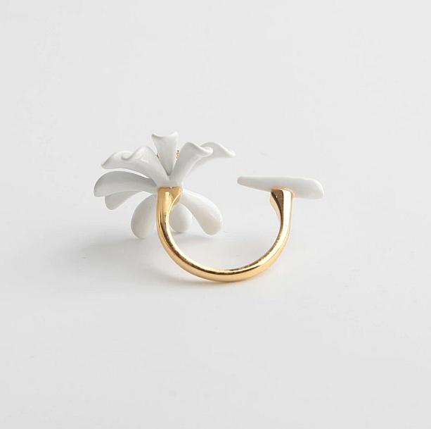 Daisy Flower Ring - All Things Rainbow