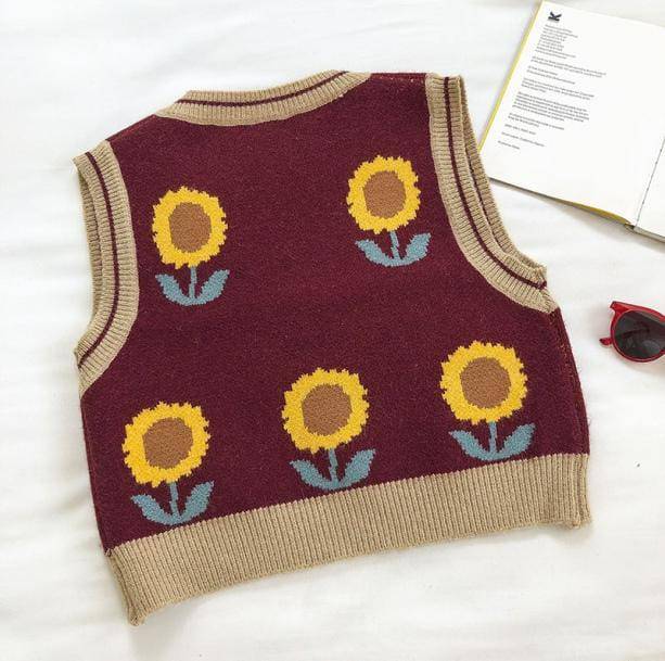 Vintage Flower Sleeveless Sweater - All Things Rainbow